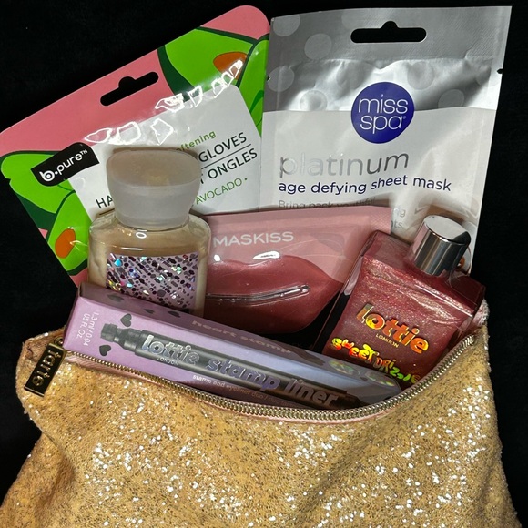 Tarte Cosmetic Bag with Bath & Body Essentials - Picture 2 of 7